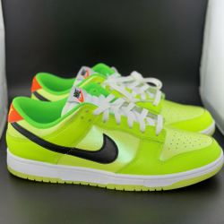 Nike Dunk Low SE Splash Volt 