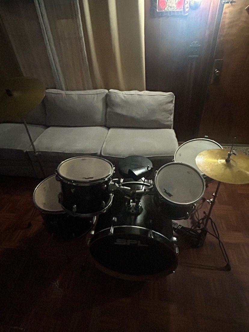 SPL Drum Set With Drumsticks
