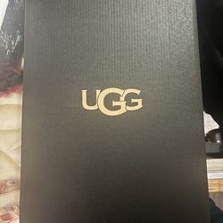 UGGs Neumel Men size 8 NEW