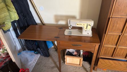 Table sewing machine