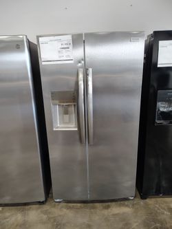 The Frigidaire Gallery GRSC2352AF is a 36-inch Counter-Depth Side-by-Side Refrigerator 22.3 cu