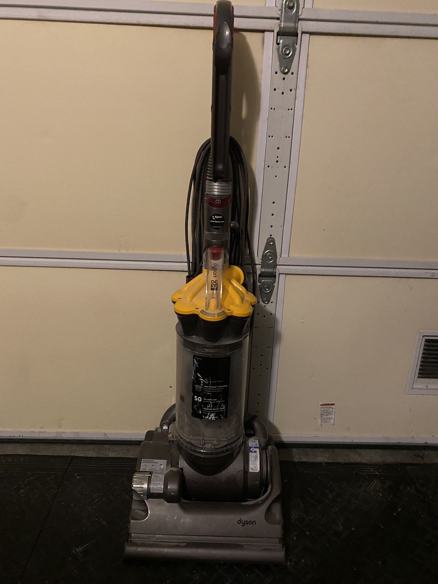 Dyson DC33 Multifloor Upright Vacuum Cleaner