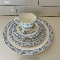 Royal Doulton Coniston 1973 China From England Izgst