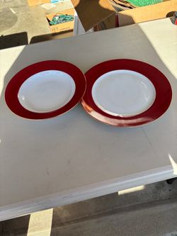 Red dishes