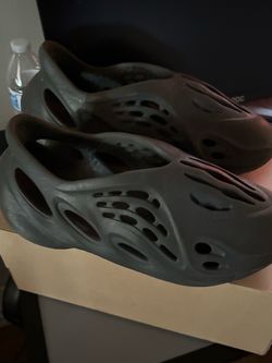 Carbon Yeezy Foam Runner