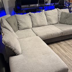 Grey couch With Chaise