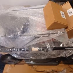 HONDA MULCHING BATTERY POWERED MOWER WITH 2 EXTRA BATTERYS