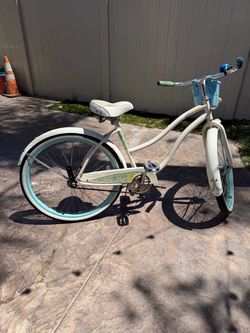 Huffy Women's Beach Cruiser Bicycle