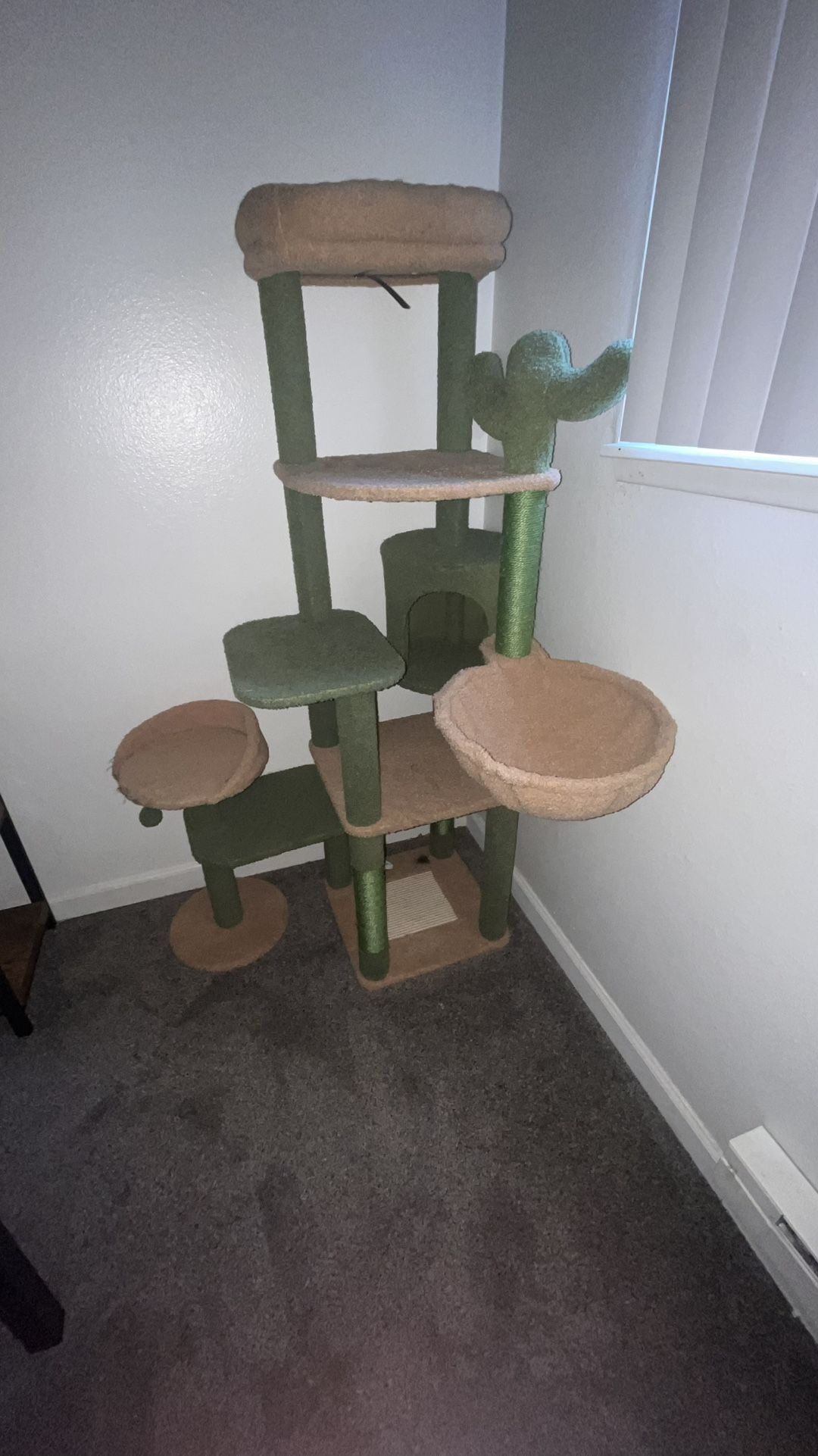 New Cat Tree (fully Assembled)