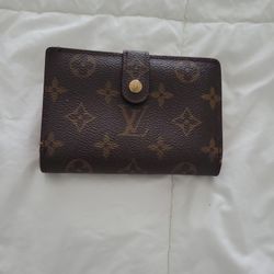 Vintage Turnlock Louis Vuitton Wallet M10947