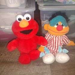 vintage sleeping Ernie/tickle me elmo 