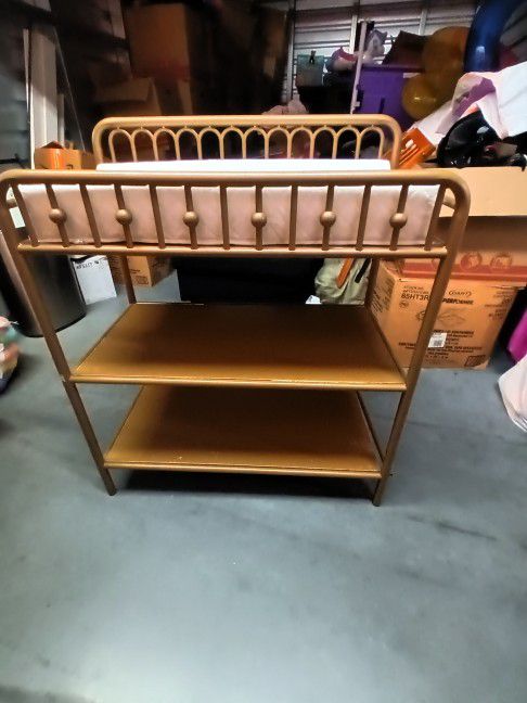 Table (Changing Table)