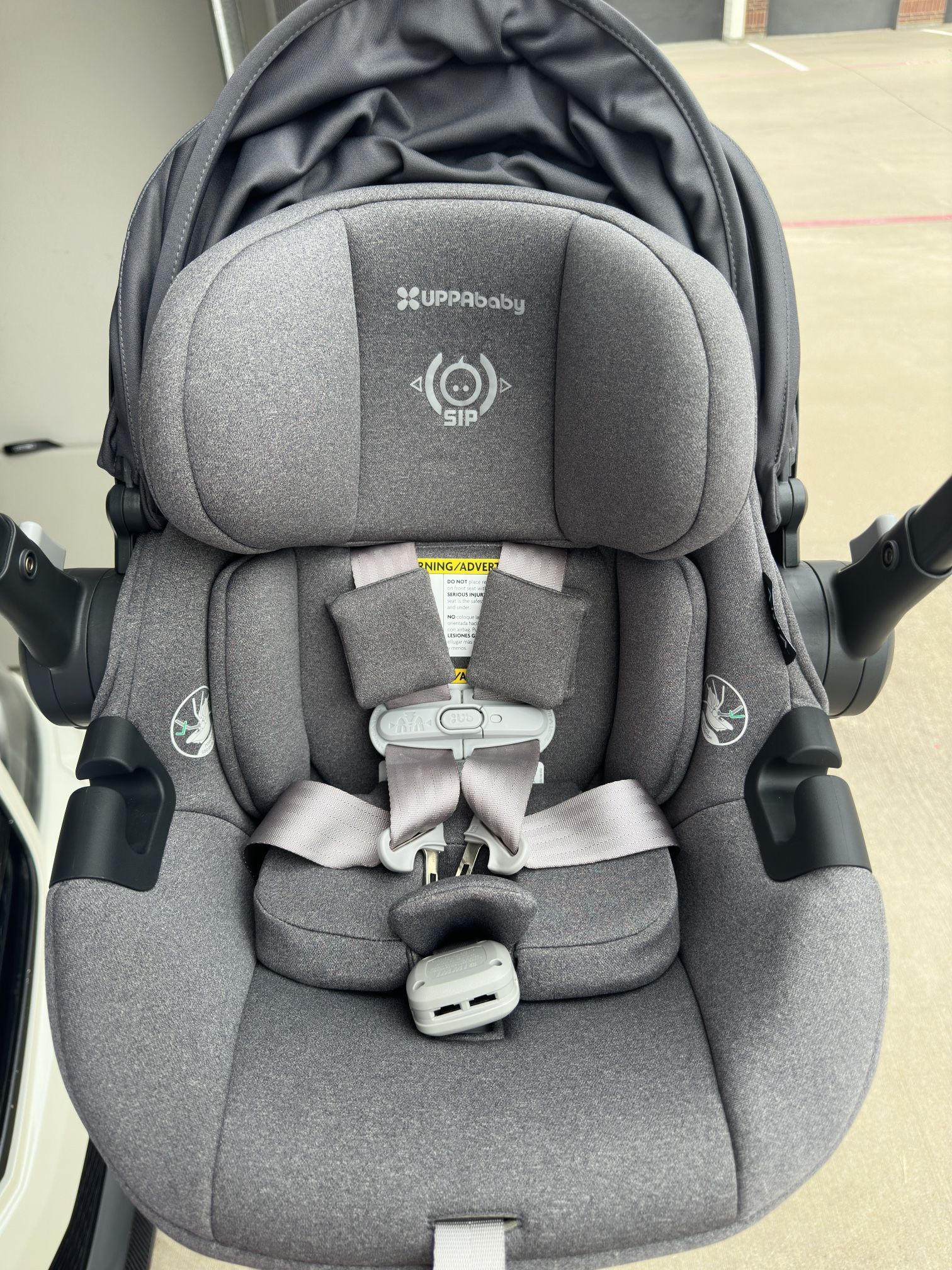 Uppababy Aria car seat and base