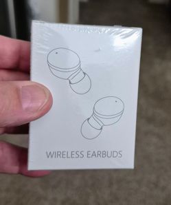BT Ear Buds W Charge Case & Cable New in Sealed Box $10 Great For Outdoor Workers FCFS