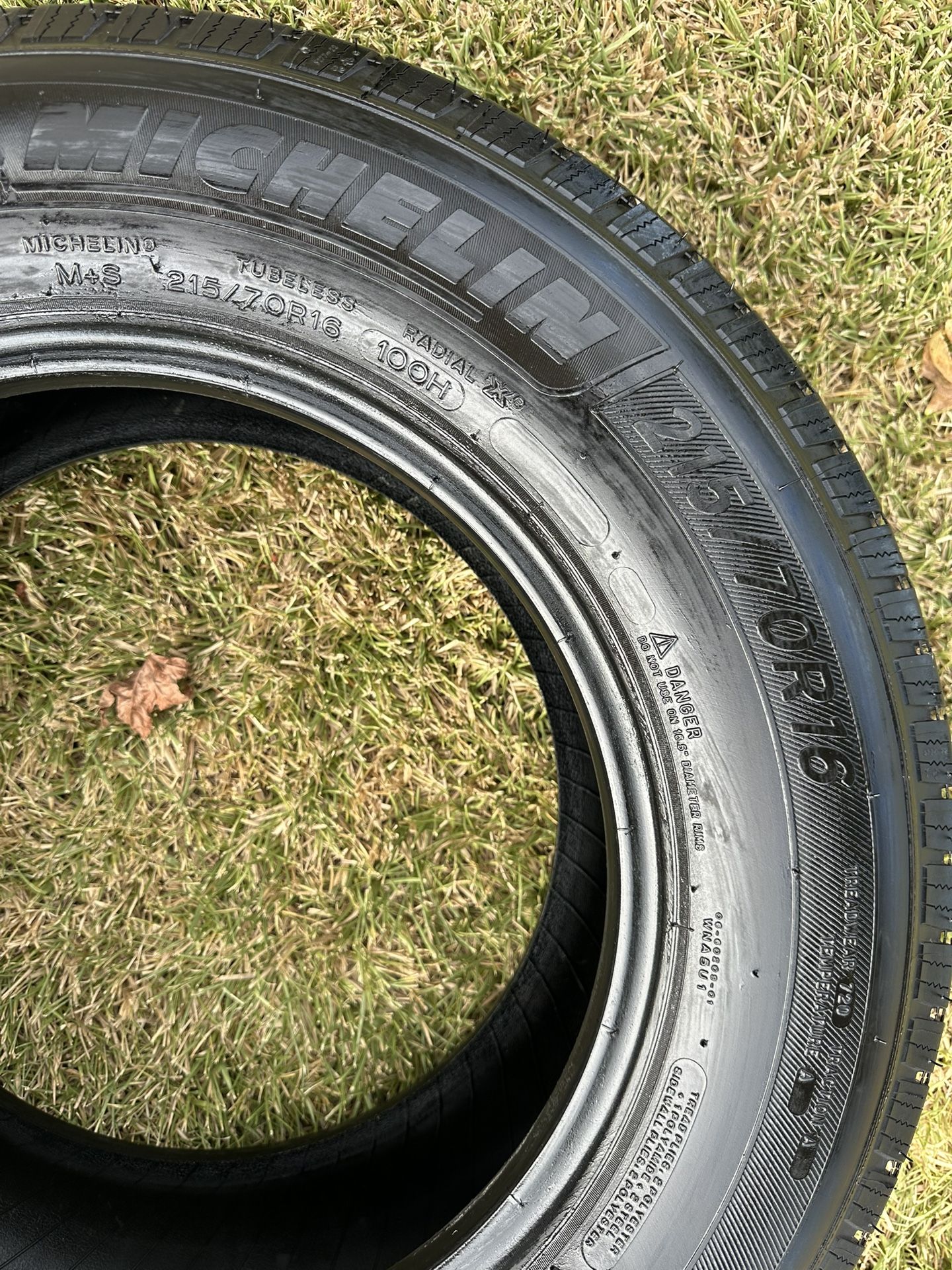 Michelin Defender (NEW) LTX 215 / 70 R16 H100 Set of 2