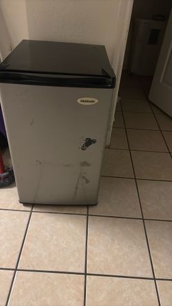 Chefmate mini fridge