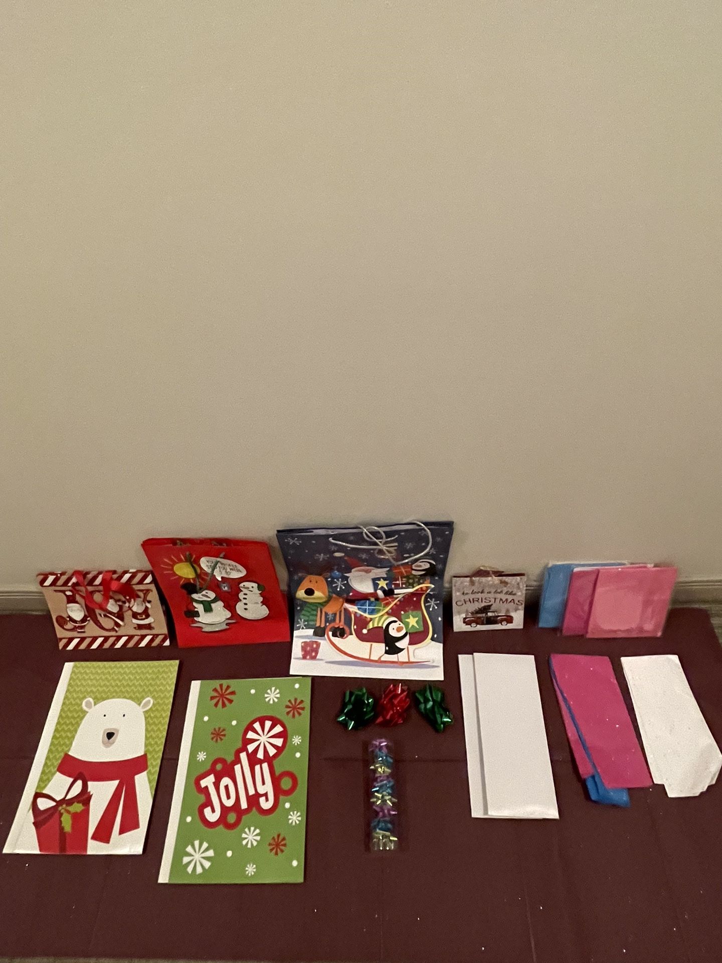 NEW!! HOLIDAY GIFT BAGS, BOXES, BOWS, & WRAPPING TISSUE - posted bundle price is firm.