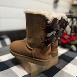 UGG Women Bailey Boots (US Size 7)