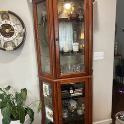 Beautiful Cabinet 20.00