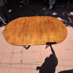 Expandable Dinning Room Table 