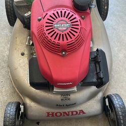PENDING - Honda Lawn Mower