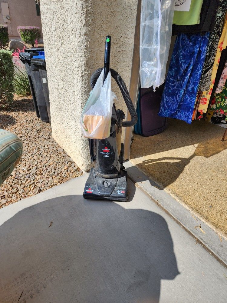 BLACK+DECKER 20V MAX* Cordless Sweeper with Power Boost (LSW321) ($80 FIRM)  for Sale in North Las Vegas, NV - OfferUp