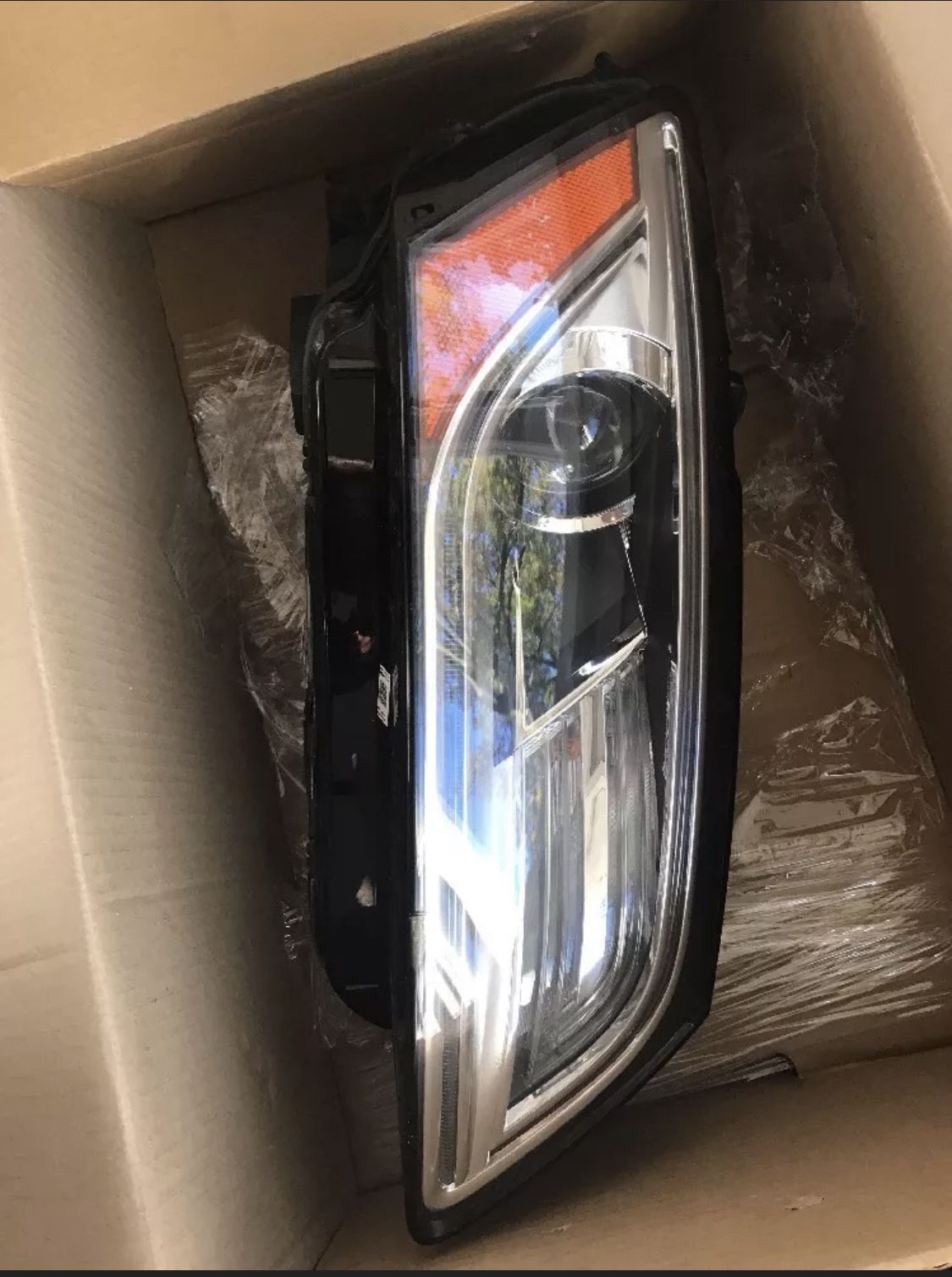 2016 Audi Q5 Front Right Headlight