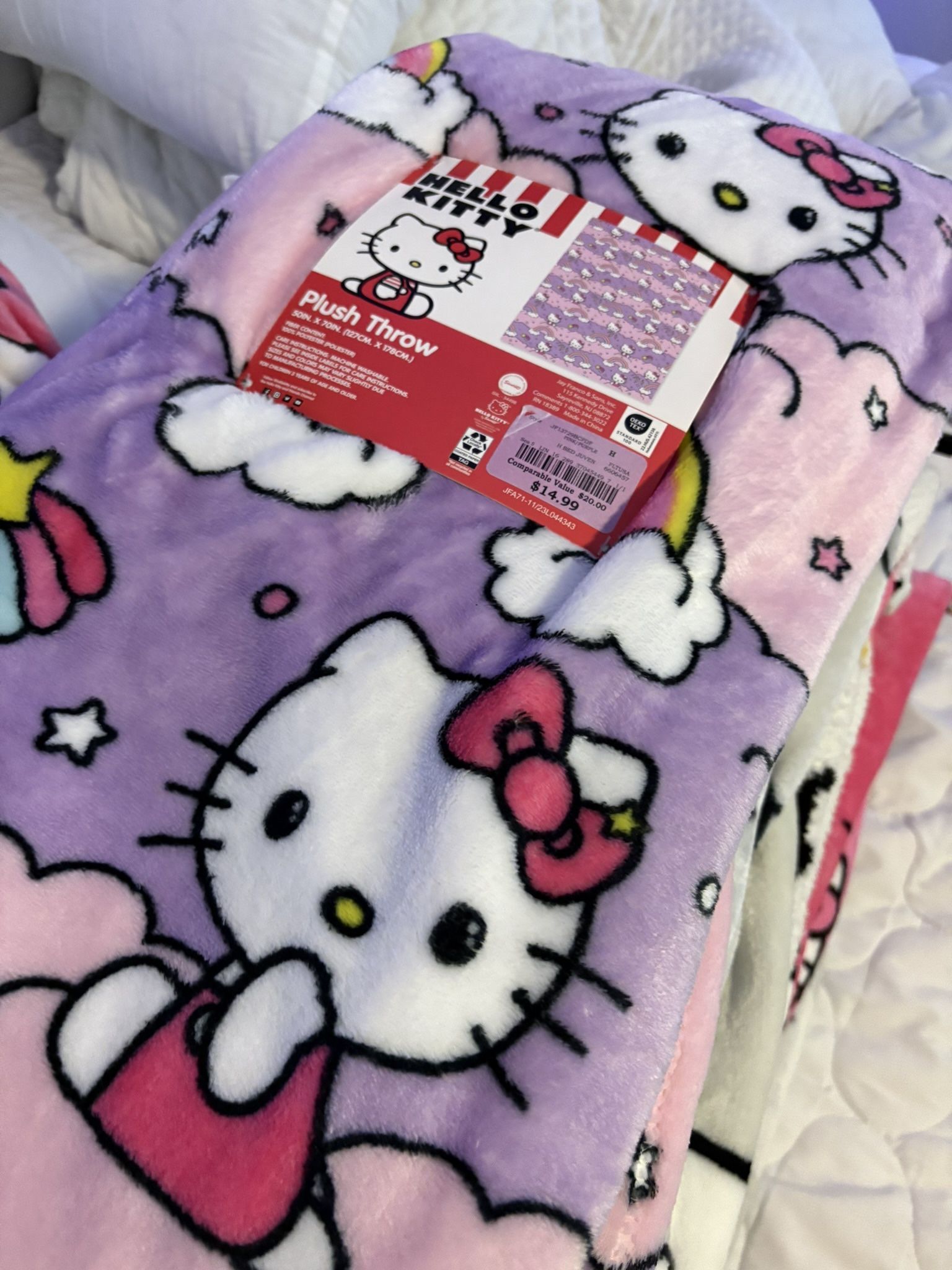 Hello Kitty Throw