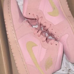 Air Jordan 1’s Coral 