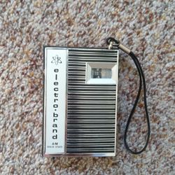 Collection of 2  Working Vintage A.M. Radios See Our Other Great vintage art antiques jewelry Furniture sports collectibles now posted