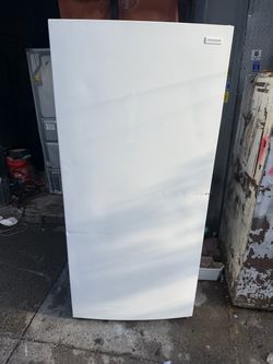 Freezer Frigidaire like new