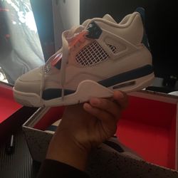 Jordan 4s