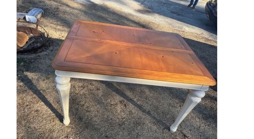 Counter Height Dining Table/Chairs
