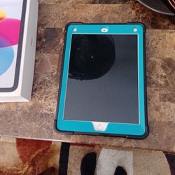 IPAD. 6TH GEN 32 GIG