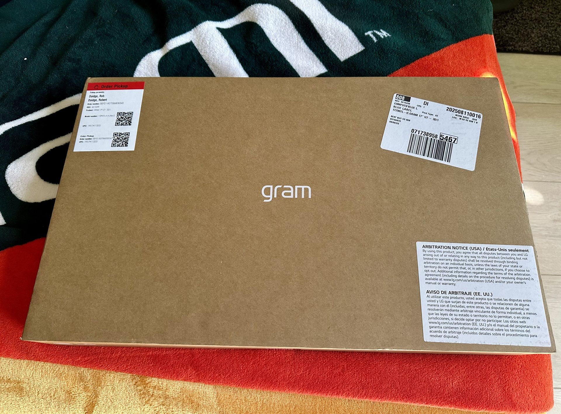 LG Gram 17" Touch Screen Laptop - Copilot+ PC - Intel Core Ultra 7 Series 2 with 32GB Memory - 1TB SSD - Microsoft office & Webroot Security Subscr
