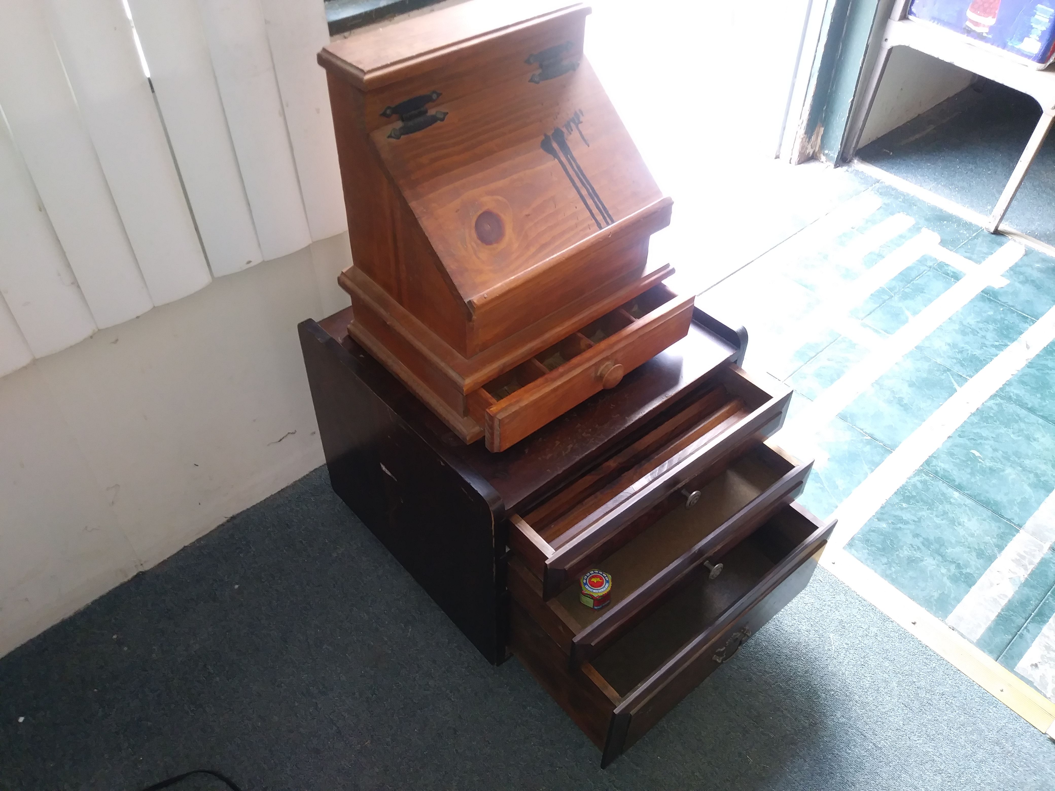Antique 3 drawer small chest of drawers on wheels for sale