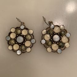 Earrings Like New