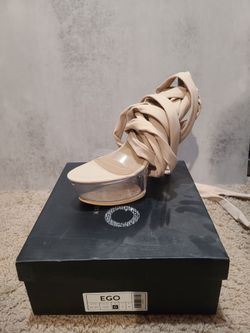 Women's shoes