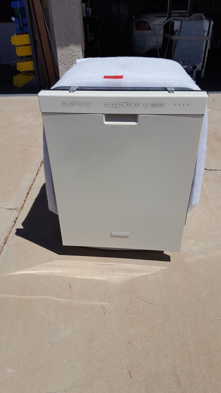 Bisque almond color dishwasher