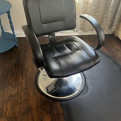 💺 Hydraulic Salon Styling Chair with Mat – Great Condition
