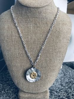 Silver plated chain and two tones pendant necklace