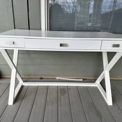 White Desk 