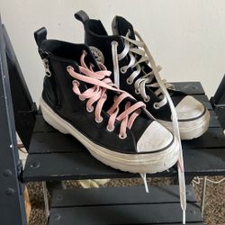 Converse Size 4 Kid 