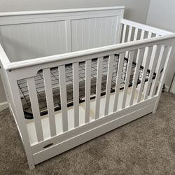 Crib & Dresser With Changing Topper