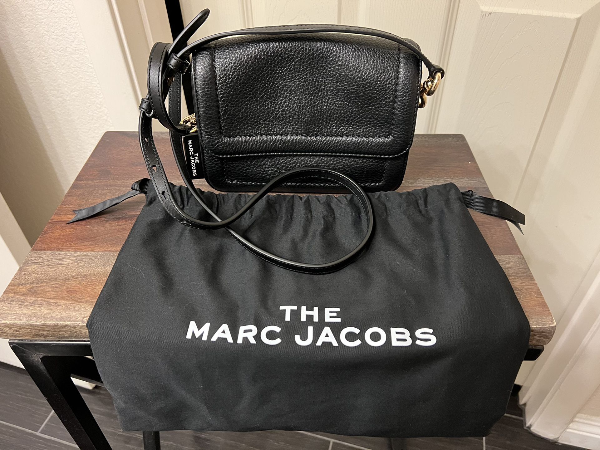 MARC JACOBS MINI CUSHION BAG BLK LEATHER CROSSBODY/SHOULDER BAG – RETAIL  $365.00 for Sale in Las Vegas, NV - OfferUp