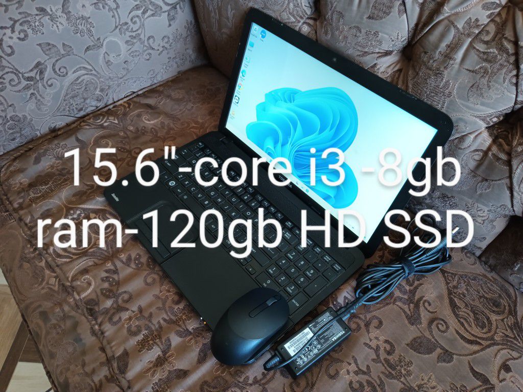Laptop Toshiba Satélite C855 Core i3 Exelente Para Estudiantes Rápida.
