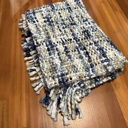 West Elm Chunky Wool Throw Blanket Blue White 50x60 Handwoven Fringe $90 MSRP