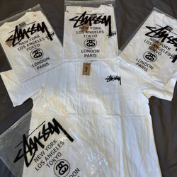 WHITE STUSSY TEE 