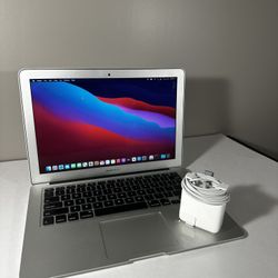 💻 MacBook Air 13”  With Charger