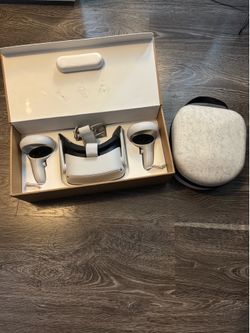Meta quest 2 with box and carrying case